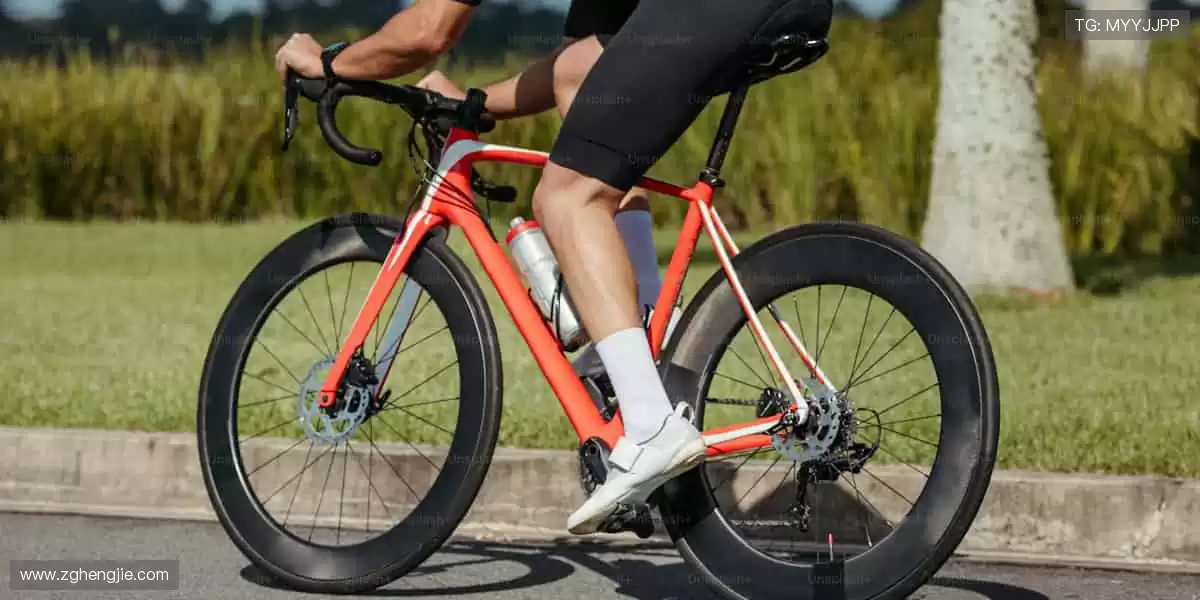 👟潮动全场，装备升级你的运动 DNA！🎁